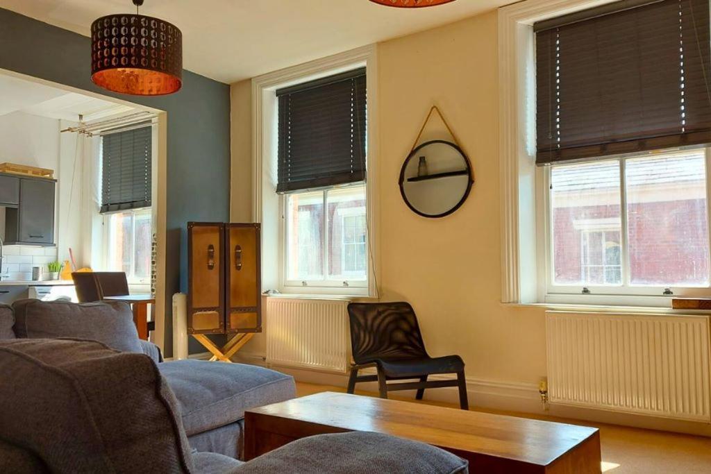 Large Studio Room In City Centre Preston  Kültér fotó
